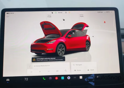 2024 Tesla Model Y z USA, uszkodzony, nr VIN 7SAYGDED5RA326294